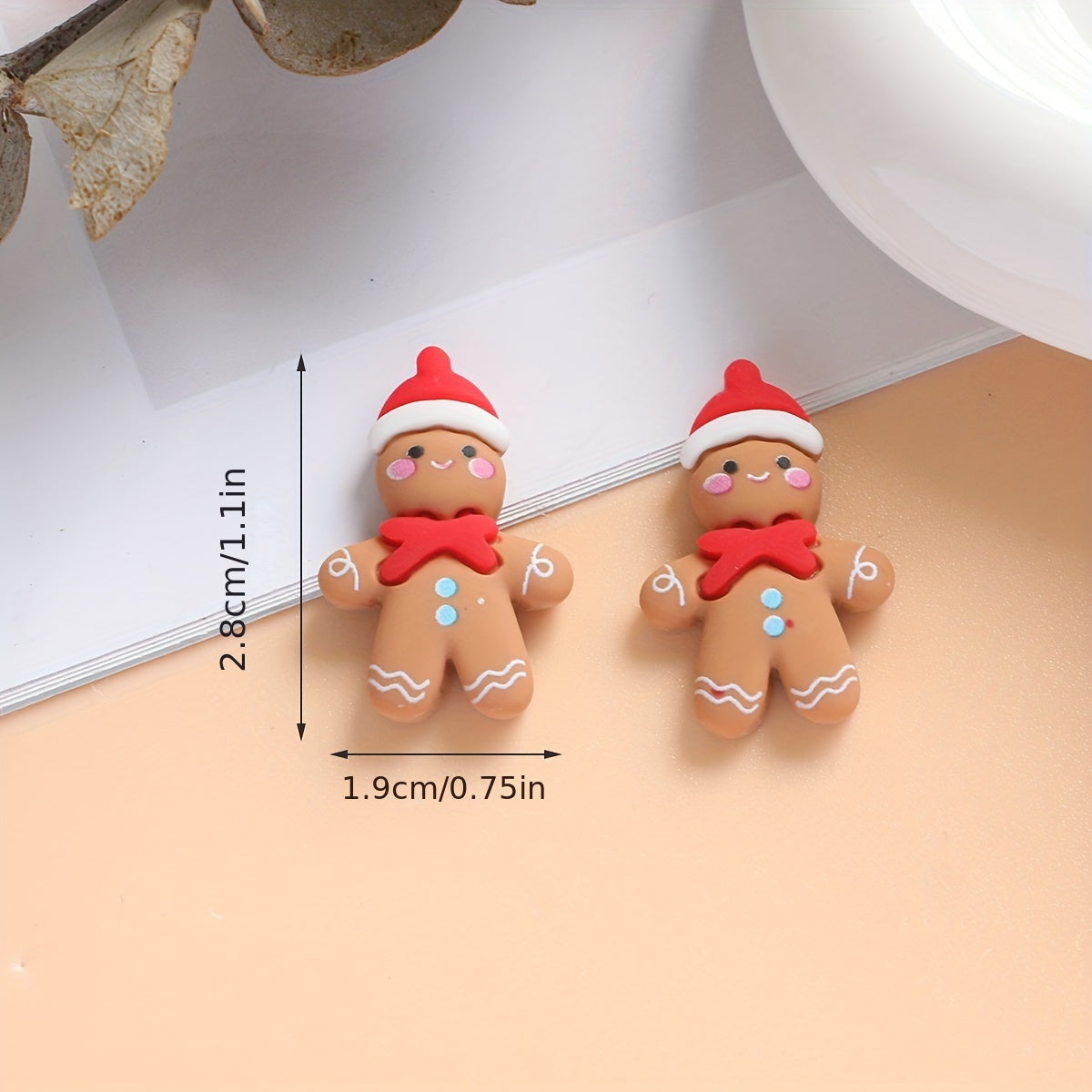 Set of 10 Christmas gingerbread ornaments for DIY crafts and decoration, ideal for Christmas.