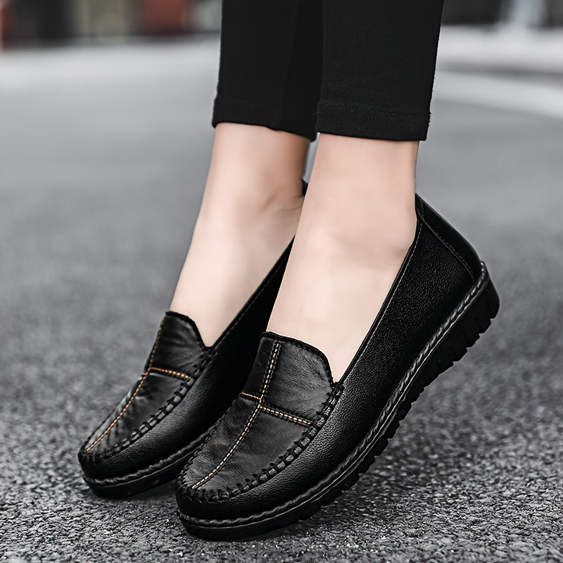 Women's flat mom shoes