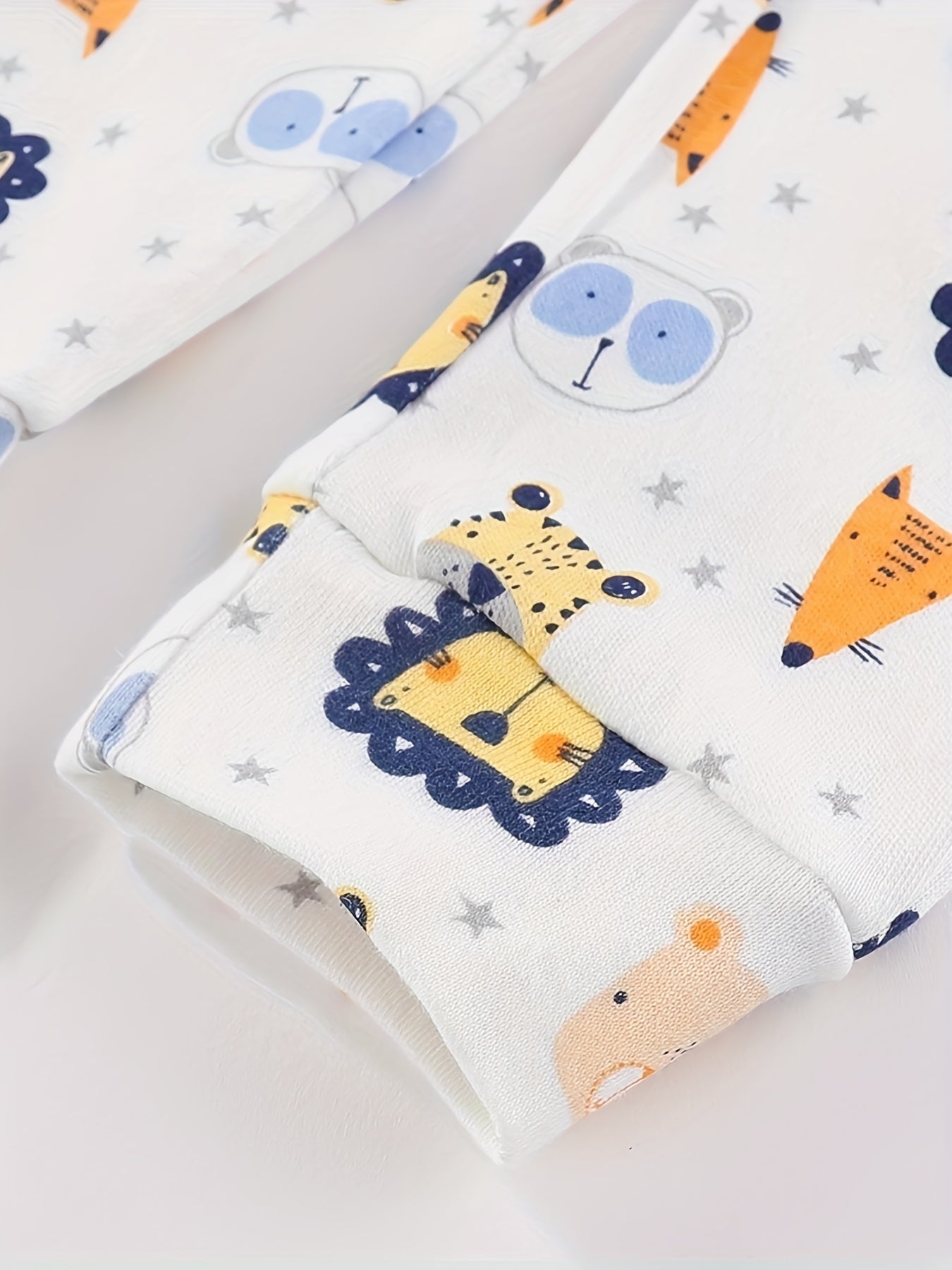 3pcs of cotton cartoon print pants for baby boys and girls, perfect for spring and autumn.