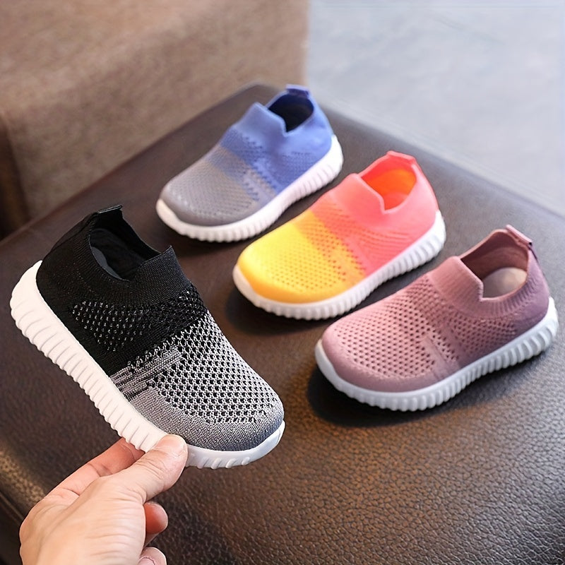 Breathable mesh shoes for boys and girls toddlers in mixed colors; slip-on low top sneakers for all seasons.