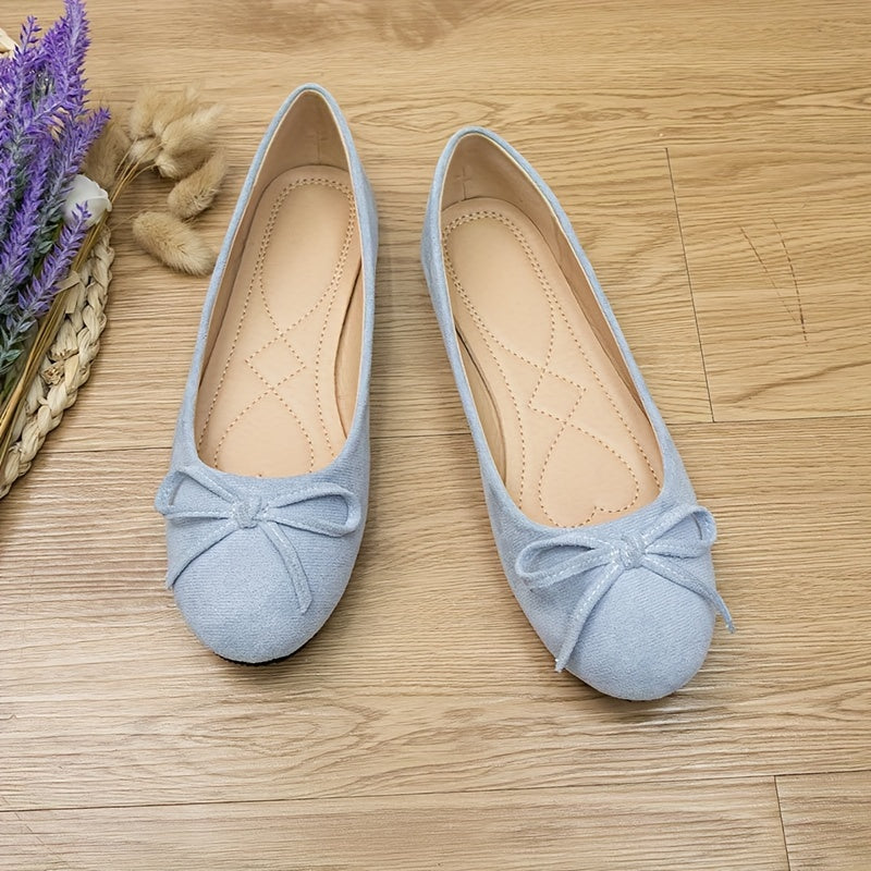 Stylish ballet flats for women with bowknot detail and soft sole, suitable for all seasons.