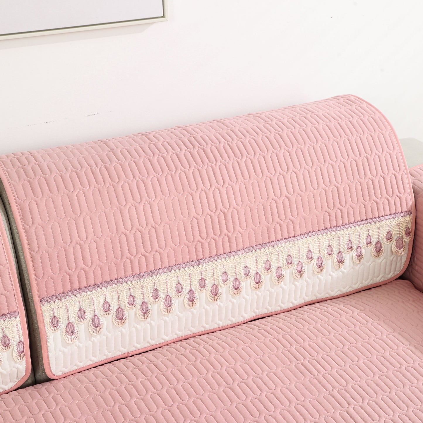 Enhance your sofa with a chic 27*27 feather lace decorative quilted cover for the back and armrest.