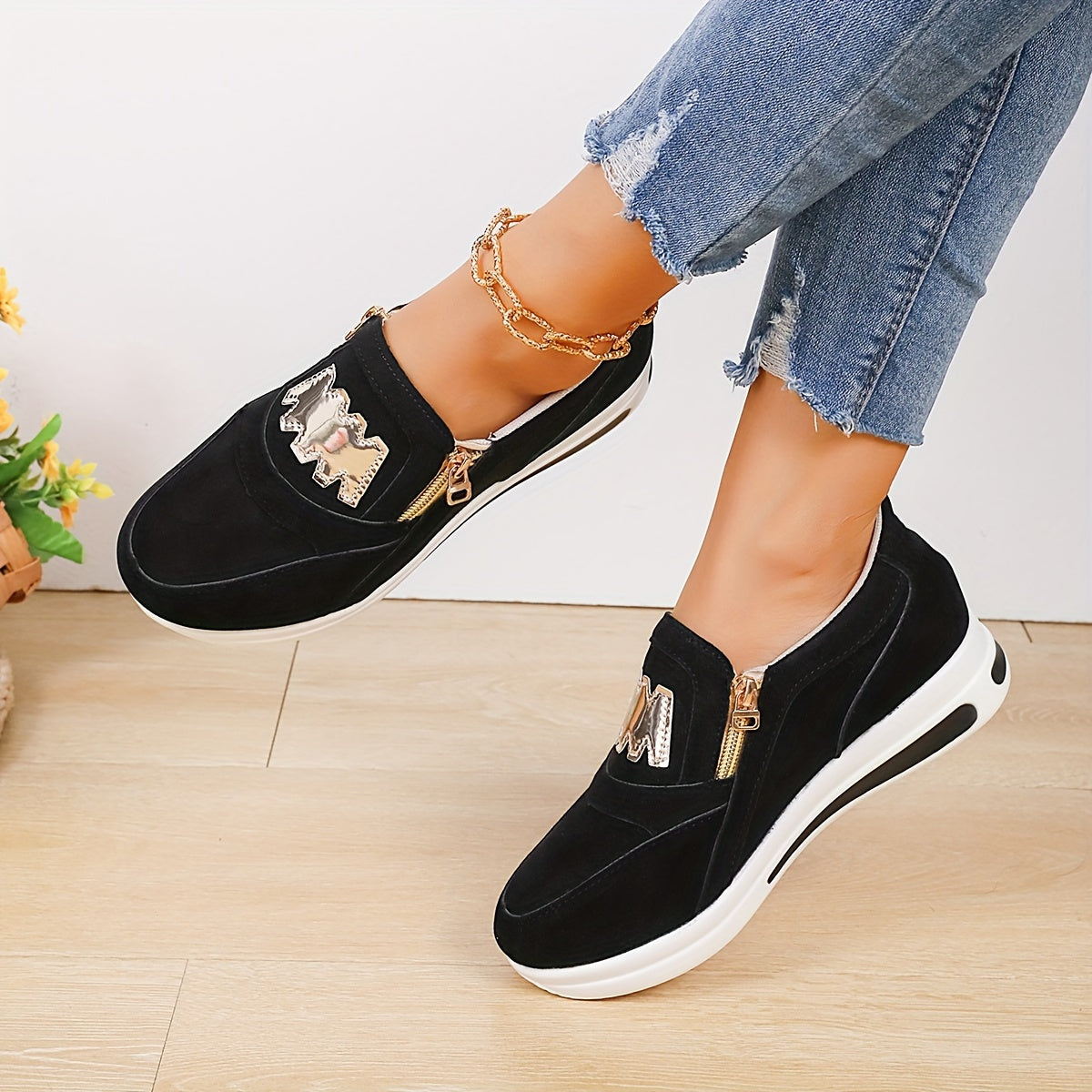 Stylish slip-on sneakers for women, comfortable and non-slip, perfect for walking