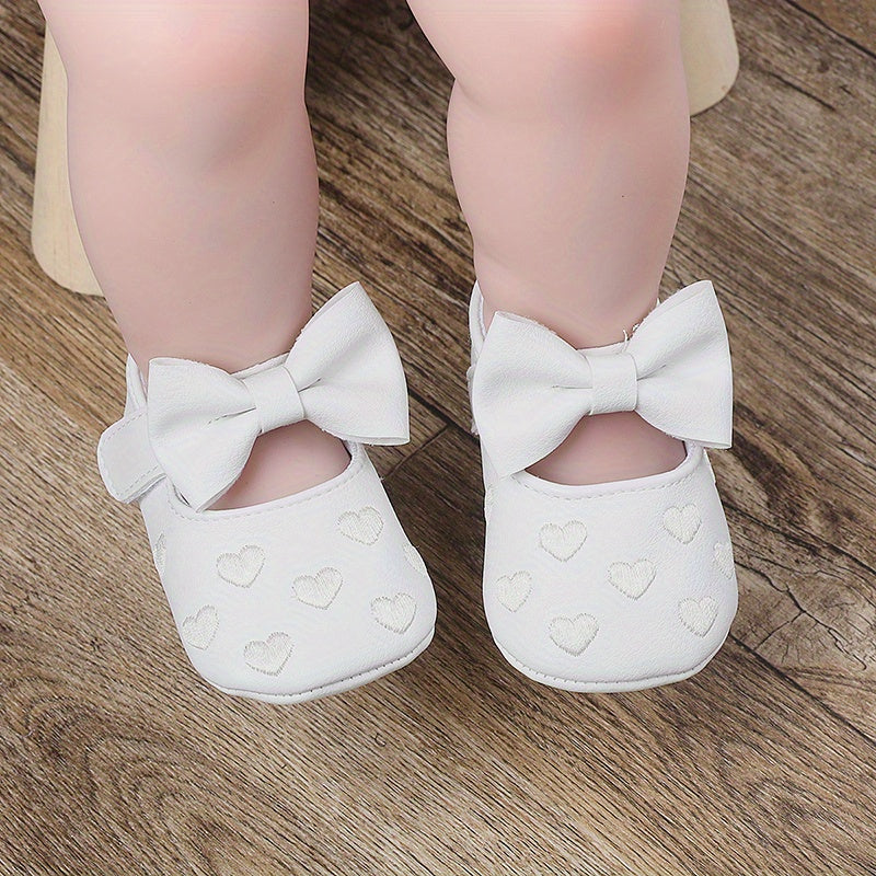 Baby girl sandals for spring and autumn, princess flat shoes for toddlers.