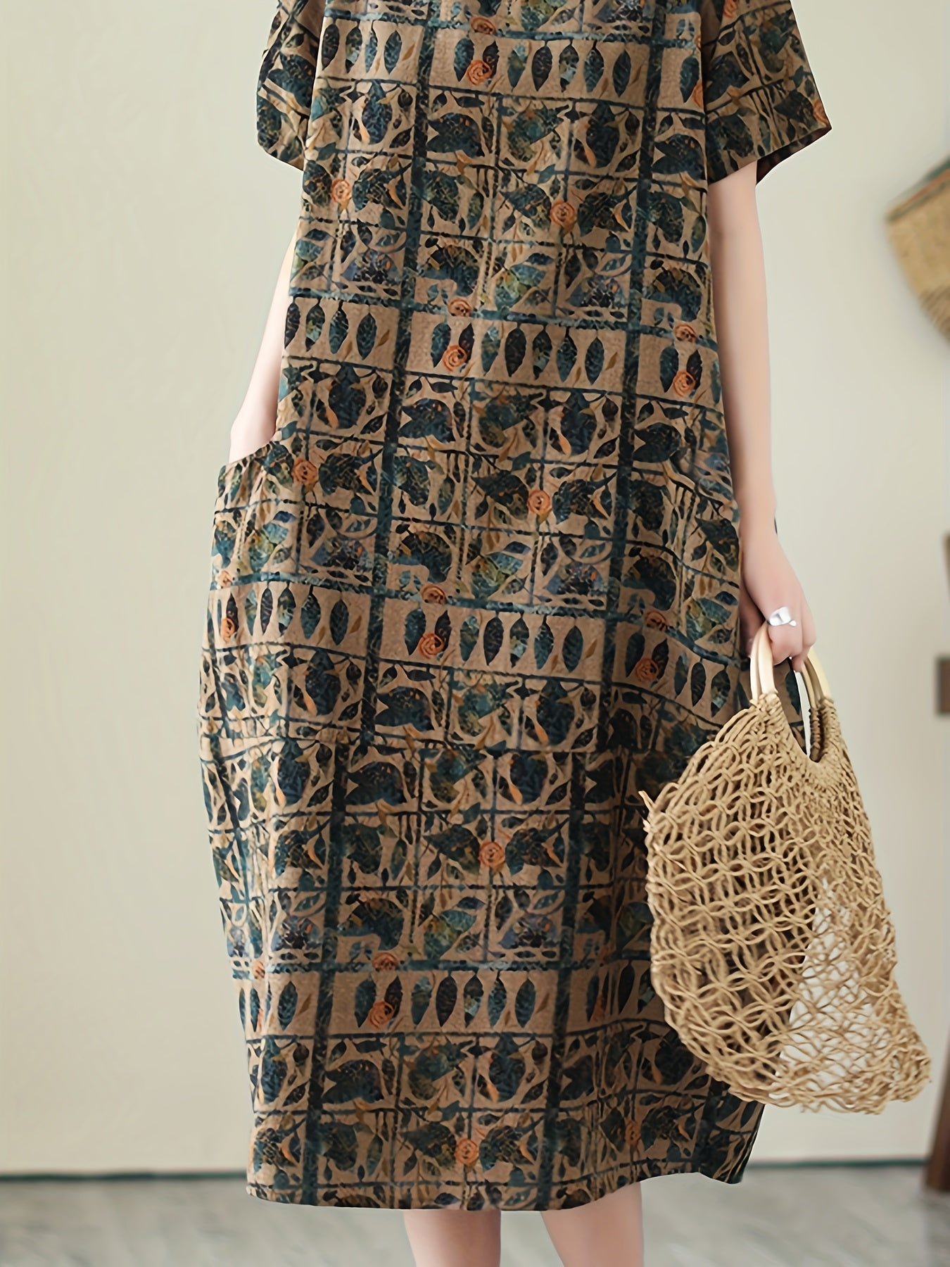 Chic short sleeve dress with spring/summer print