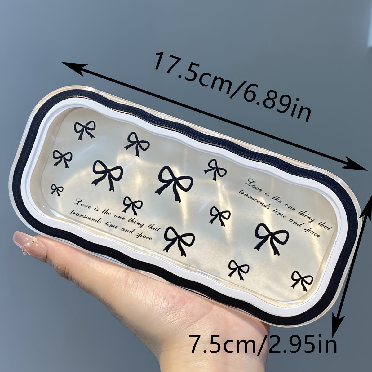 Protect your eyeglasses in style with the Bow Pattern Protective Eyeglass Case. This durable plastic case is designed for lightweight portability and features anti-pressure technology. Ideal for storing myopia eyewear and glasses, this case is part of