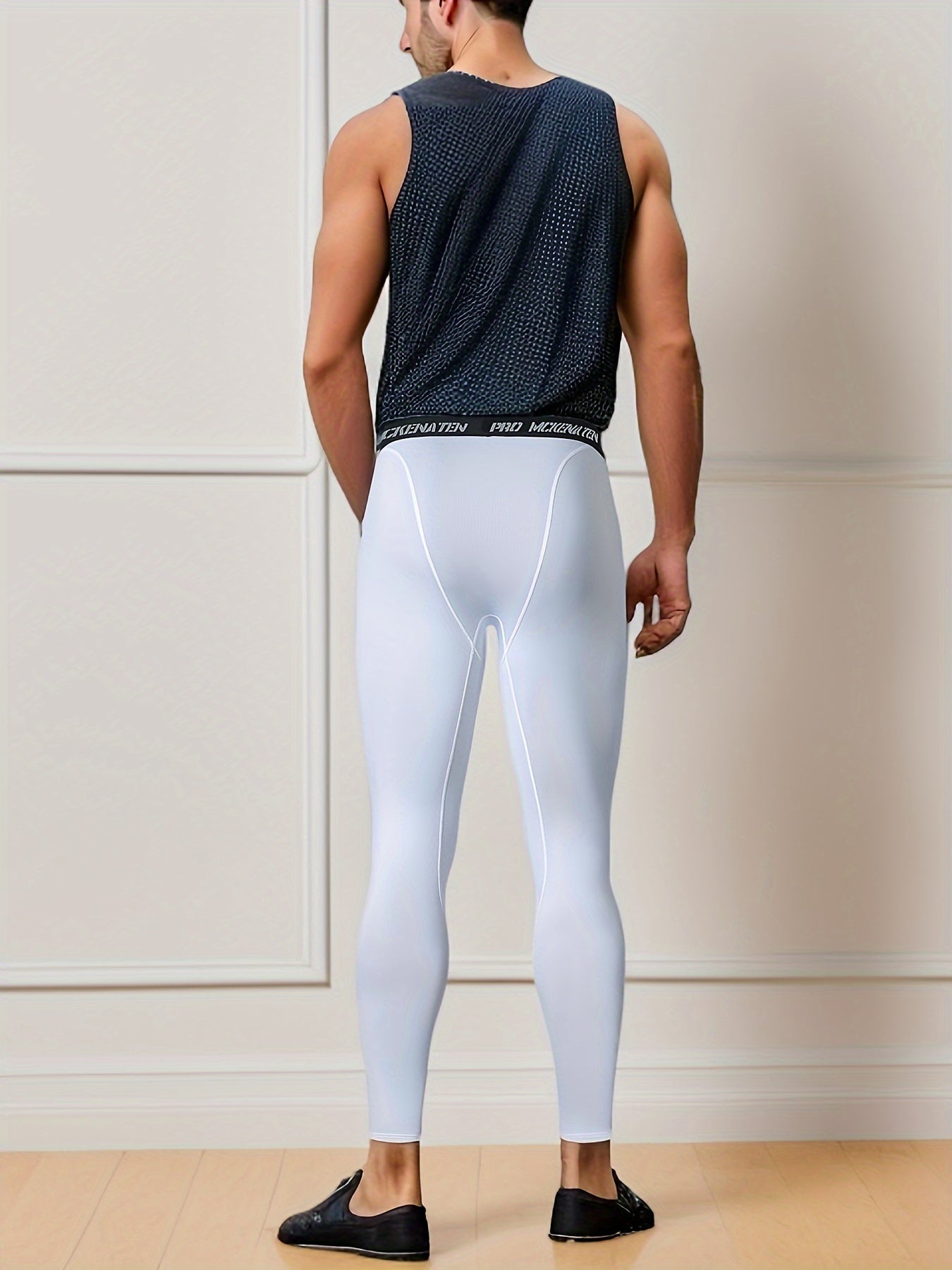 Men's Thermal Underwear Set for skiing in winter, with long sleeve top and bottom pants.