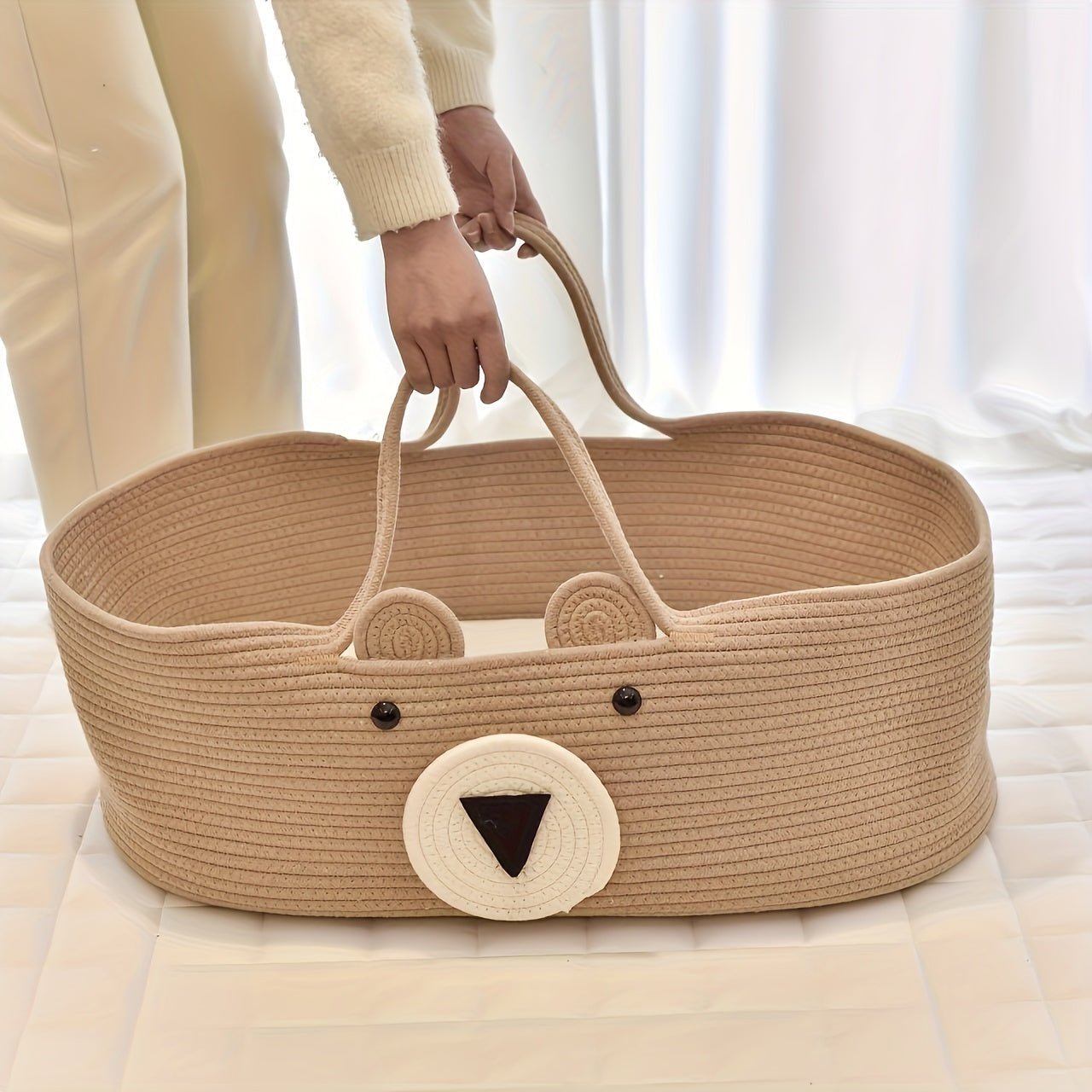 Introducing the adorable La Dearchuu Woven Basket, crafted from durable polyester fiber featuring a charming bear design. This large capacity storage hamper is perfect for use in car seats, carriers, or as photography props. It comes with a convenient