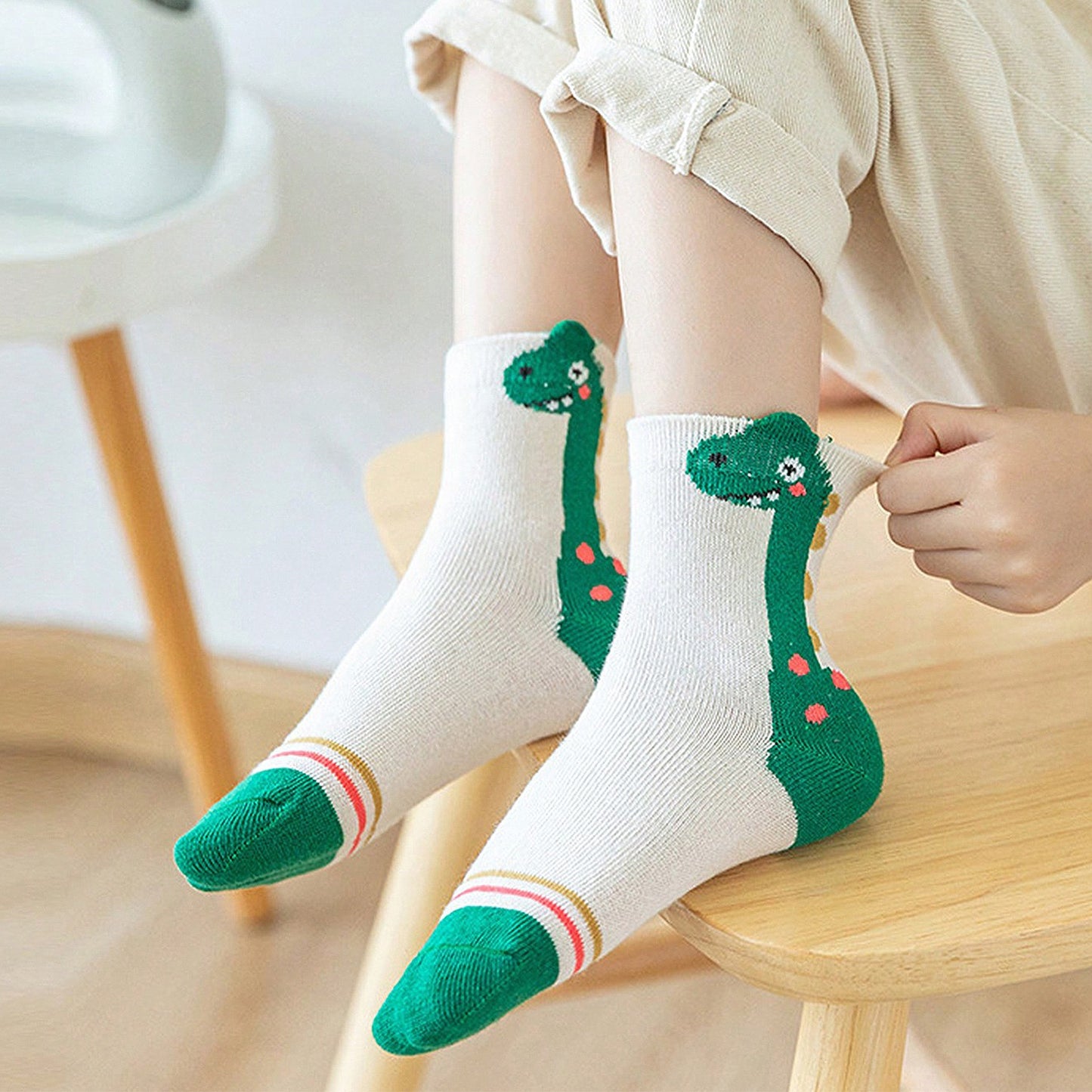 5pcs Kids' Dinosaur Crew Socks - Breathable & Comfy, Ideal for Boys and Girls, Year-Round Wear