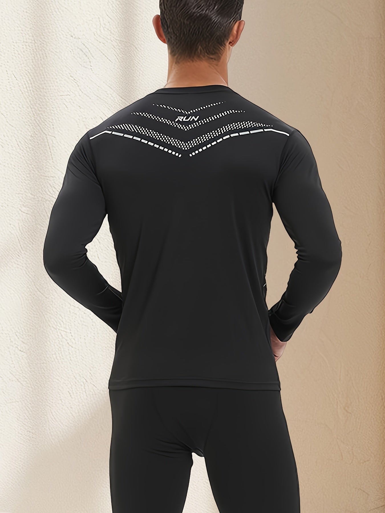 Men's Thermal Fleece-Lined Compression Shirt with Irregular Print Design for Outdoor Activities, Machine Washable