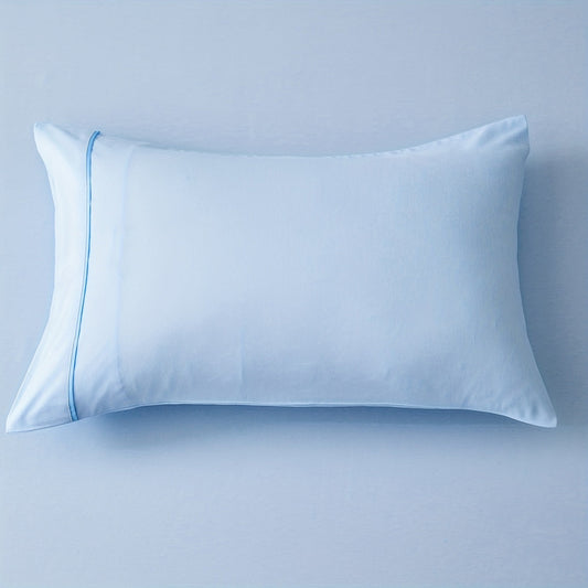 Two pieces of luxurious polyester flocked rope pillowcases, designed without filling for a soft and comfortable feel. These high-quality pillowcases are perfect for hotel-quality bedding, providing a breathable and cozy experience for your home.