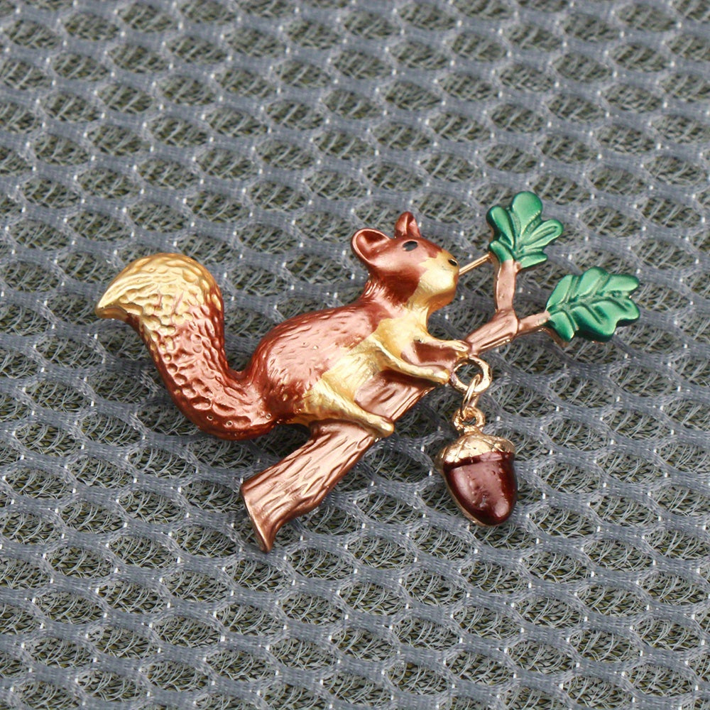 Gothic Luxury Style Enamel Squirrel Brooch Pin, Perfect for Wool Sweaters & Jackets