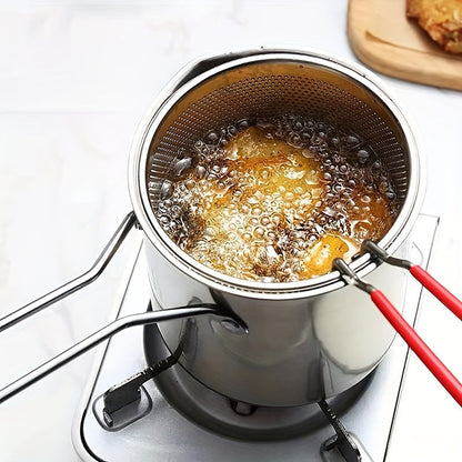 Small stainless steel frying pan for household use, suitable for induction cookers, perfect for making fried food such as French fries, fried chicken, rice pops, and chicken nuggets. This mini fuel-saving pan comes with a frying basket for added