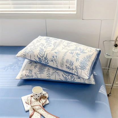 Set of 2 hypoallergenic floral pillowcases, made from machine washable polyester. These envelope closure pillow covers feature deep pockets and a beautiful all-season garden flower print, perfect for adding a touch of elegance to your bedroom, guest