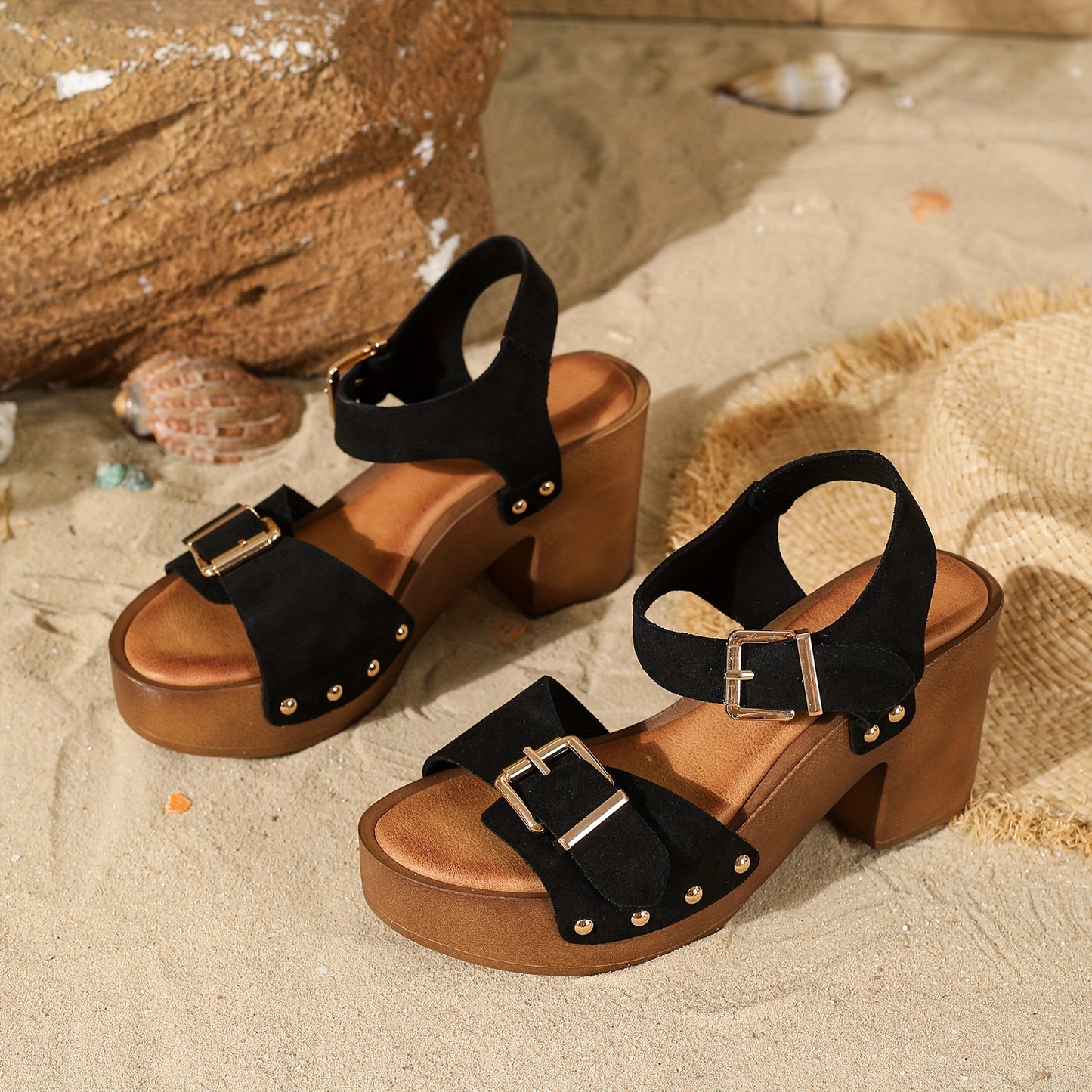 Chunky heeled sandals with buckle strap and platform peep toe, versatile for going out.