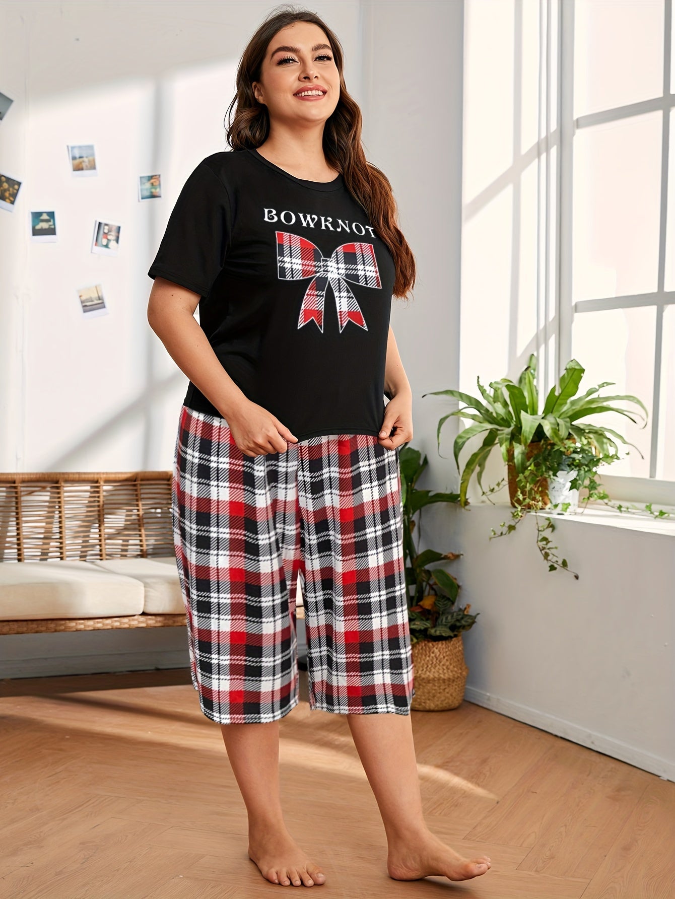 Women's casual clothing set with bowknot and plaid print, featuring a short sleeve round neck top and capri pants for a comfortable relaxed fit.