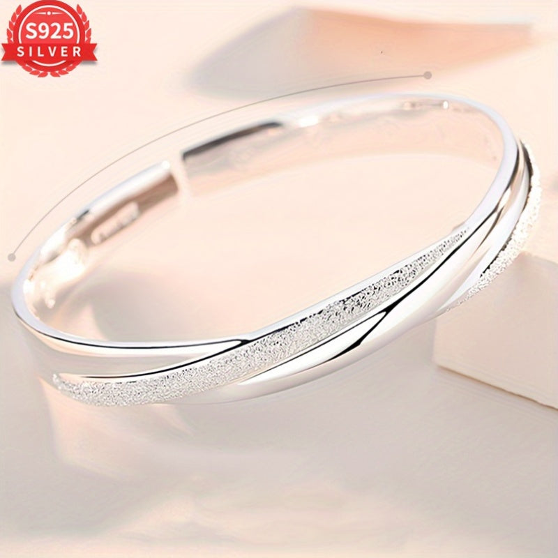 This stylish cuff bracelet is made of 925 sterling silver with an elegant bohemian design. It features a beautiful 18K golden plated finish and is hypoallergenic, making it the perfect gift for women. Suitable for all seasons and daily wear, this