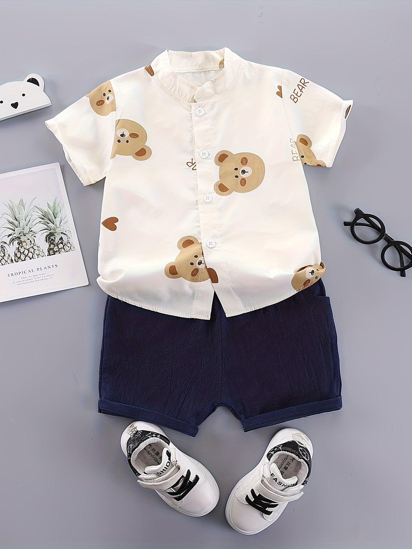 Boys' cute summer outfit with cartoon bear print on cotton shirt and woven pants for outdoor activities