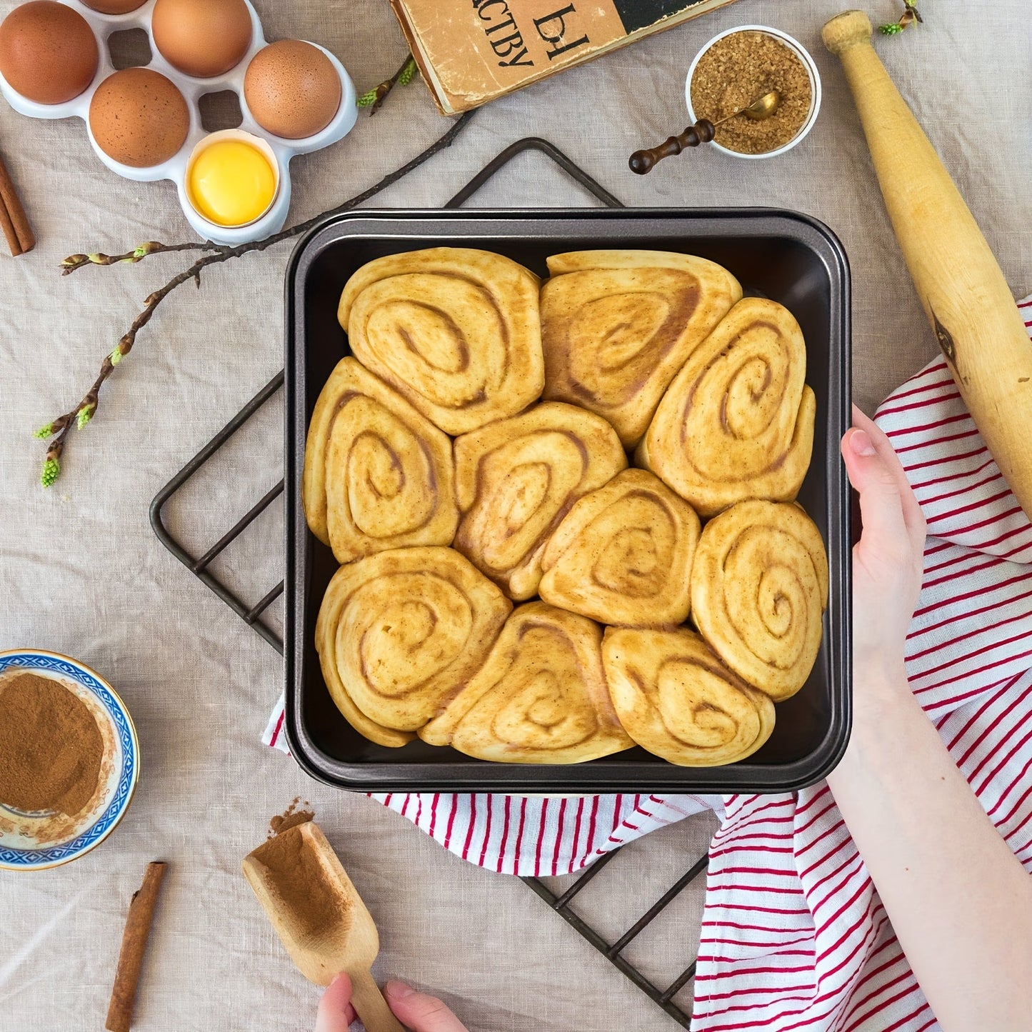 Set of 3 Non-Stick Square Cake Pans with Wide Handles, 5cm Deep - Dishwasher Safe, Ideal for Brownies & Noodle Cakes, Compatible with Induction Cooktops.