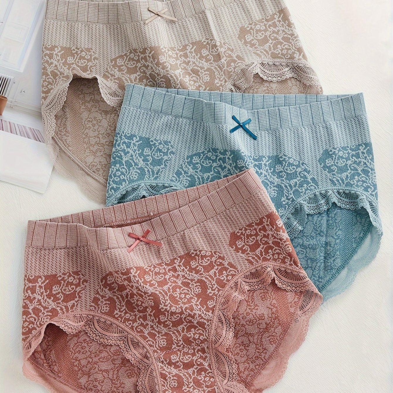 3 pairs of comfortable and breathable lace briefs with scallop trim, for women's lingerie and underwear.