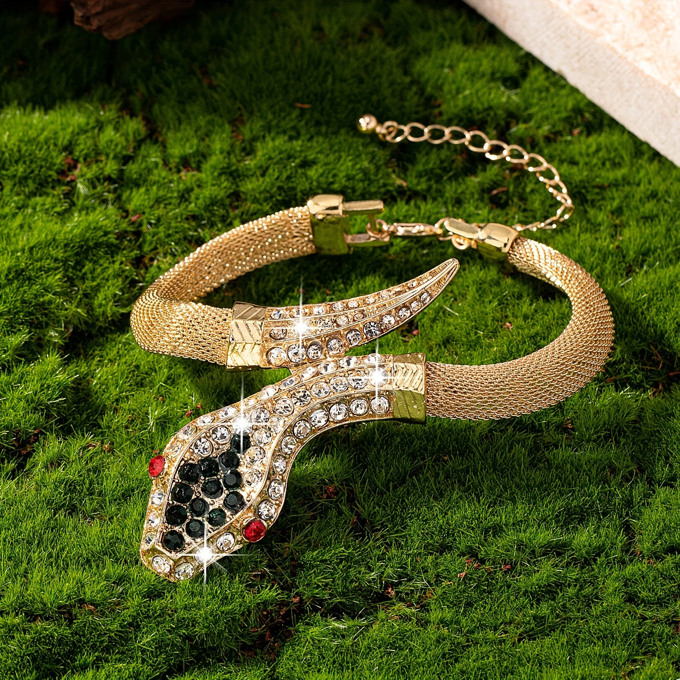 Stylish rhinestone snake bracelet made of zinc alloy for daily wear or gifting