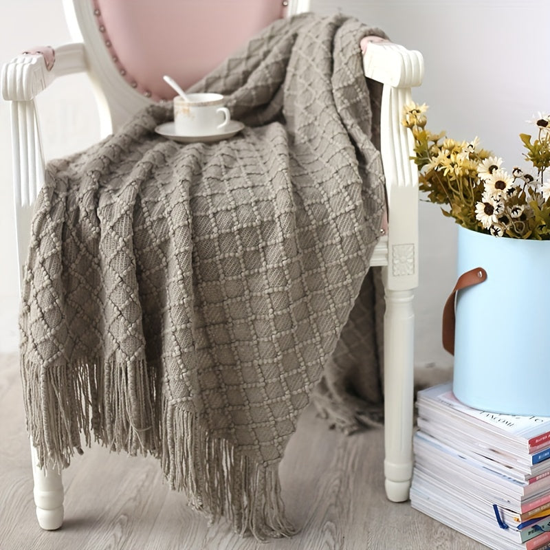 Soft and Cozy Knitted Throw Blanket with Tassels, Ideal for Couch or Bed - Enhance Your Comfort and Style