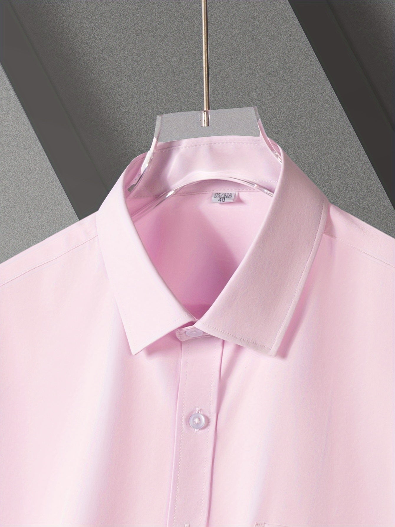 Men's polyester short sleeve shirt with elastane, solid color, slight stretch, regular fit, woven fabric, 115g/m², lapel collar, no iron needed.