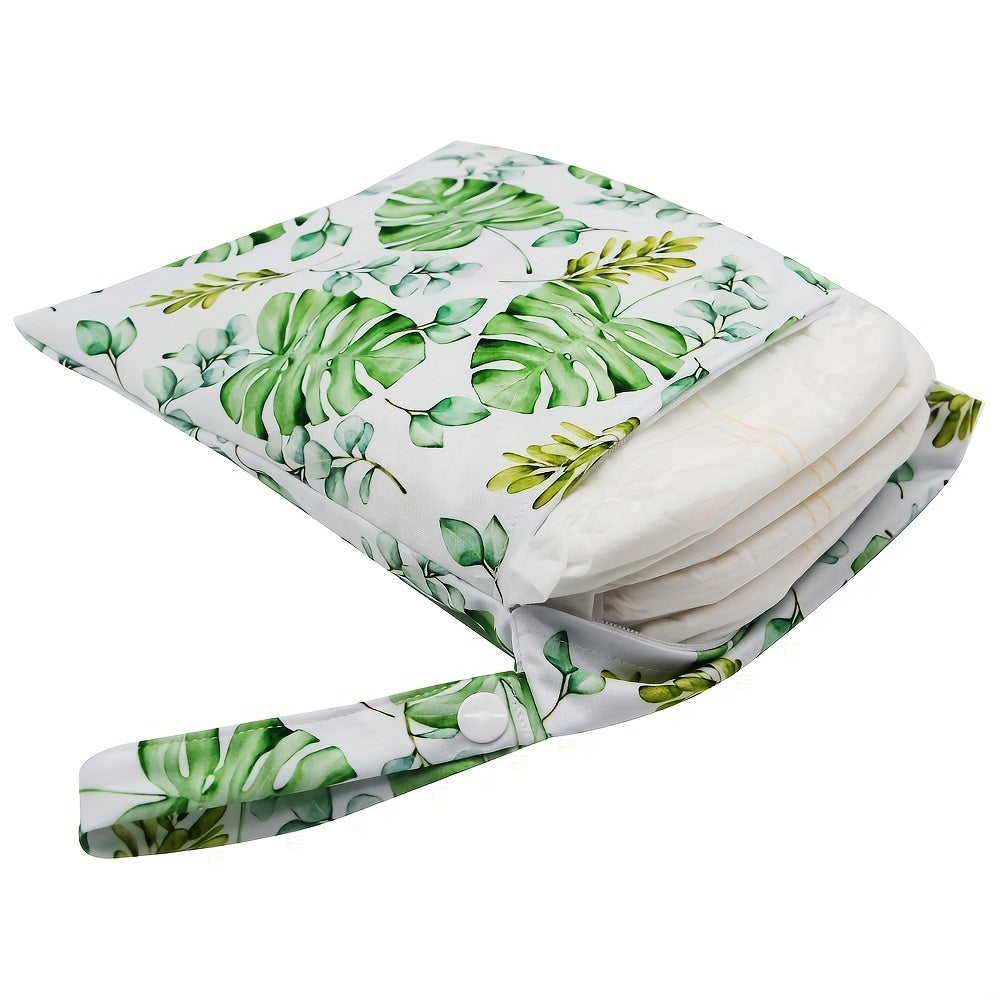 One piece of Banana Leaf Print Small Reusable Wet Bag, measuring 20*25cm