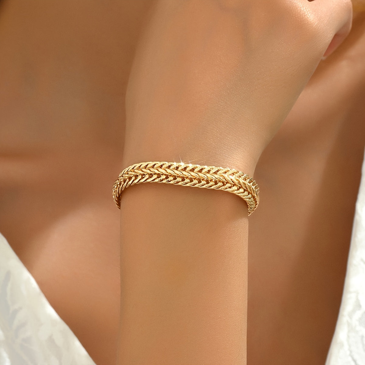 Elegant Vintage Cuban Link Bracelet: Made from 18K Gold Plated Iron, Perfect for Everyday or Special Occasions