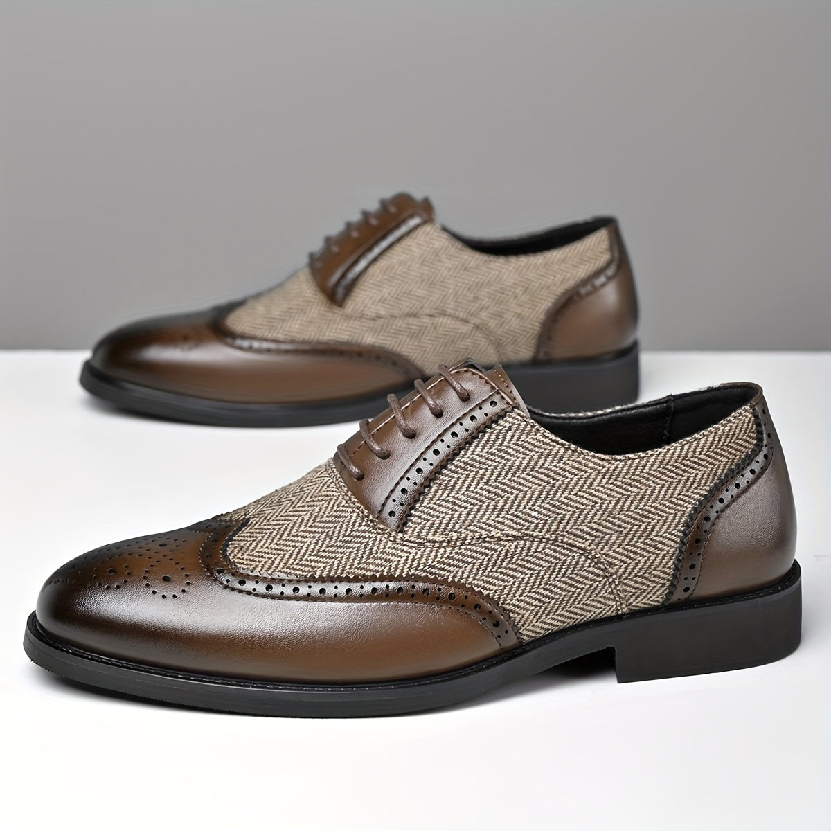 Casual brogue Oxfords with wingtip design, PU upper, rubber sole. Suitable for daily wear, parties, and street style. Classic lace-up closure.