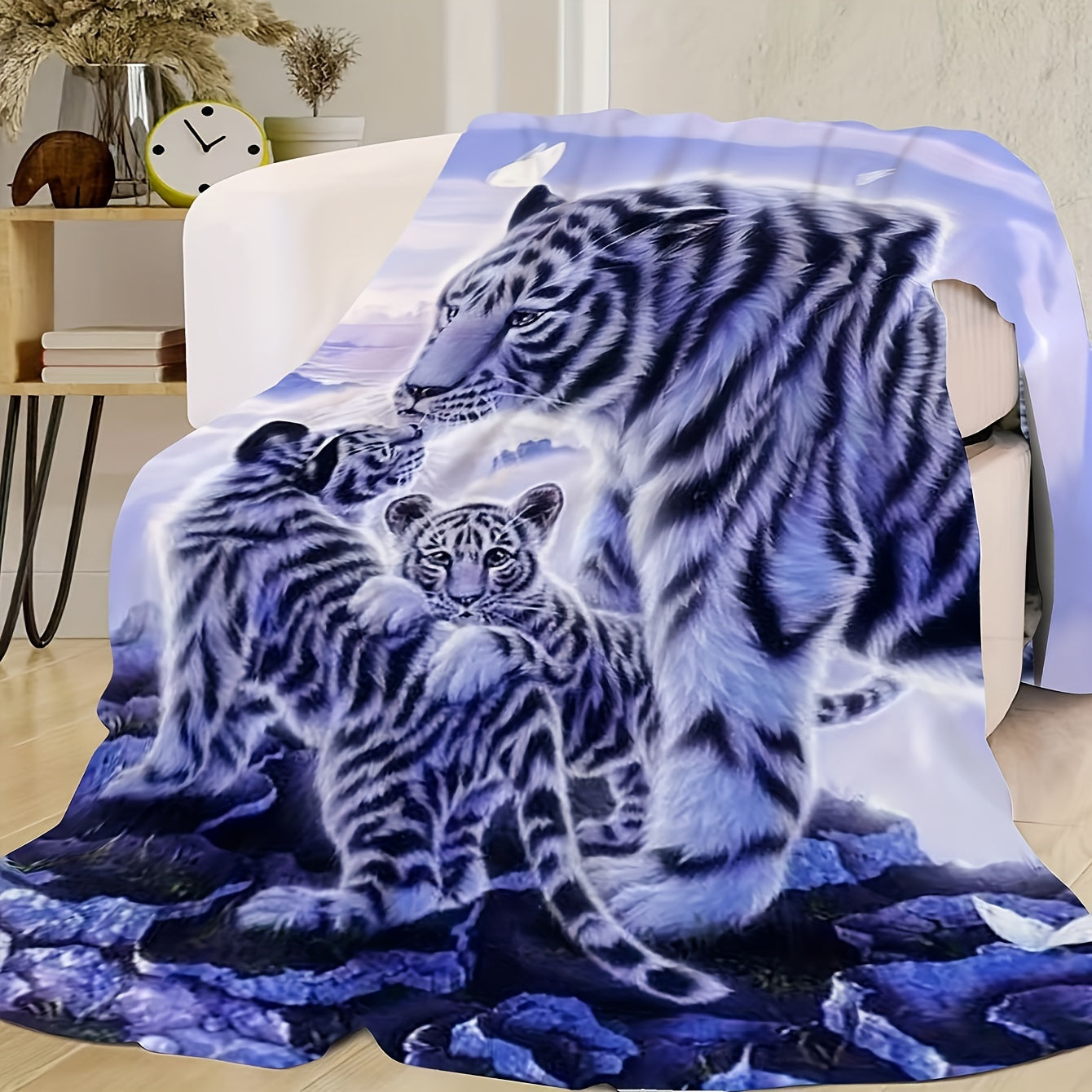 Soft and Quilted Glam Style White Tiger Print Flannel Throw Blanket - Featuring Digital Printing and Knitted Design. Made of Tear & Stain Resistant Polyester, Machine Washable for Easy Care. Versatile All-Season Blanket Perfect for Bedroom, Travel, or