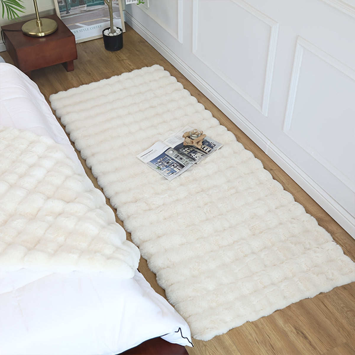 High-Quality Soft Fluffy Bubble Velvet Carpet, Ideal for Bedroom, Living Room, Cloakroom, Powder Room, and Other Areas. This Artificial Rabbit Fur Area Carpet is Solid Color for a Luxurious Look. Featuring Anti-Slip, Waterproof, and Stain-Resistant