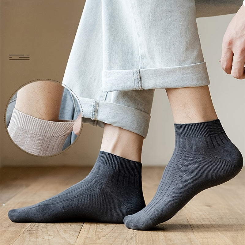 Yoz uchun ideal, nafas oladigan, mustahkam ankle socks, namlikni olib tashlaydigan polyester spandeks aralashmasidan tayyorlangan. Faqat qo'l bilan yuvish.