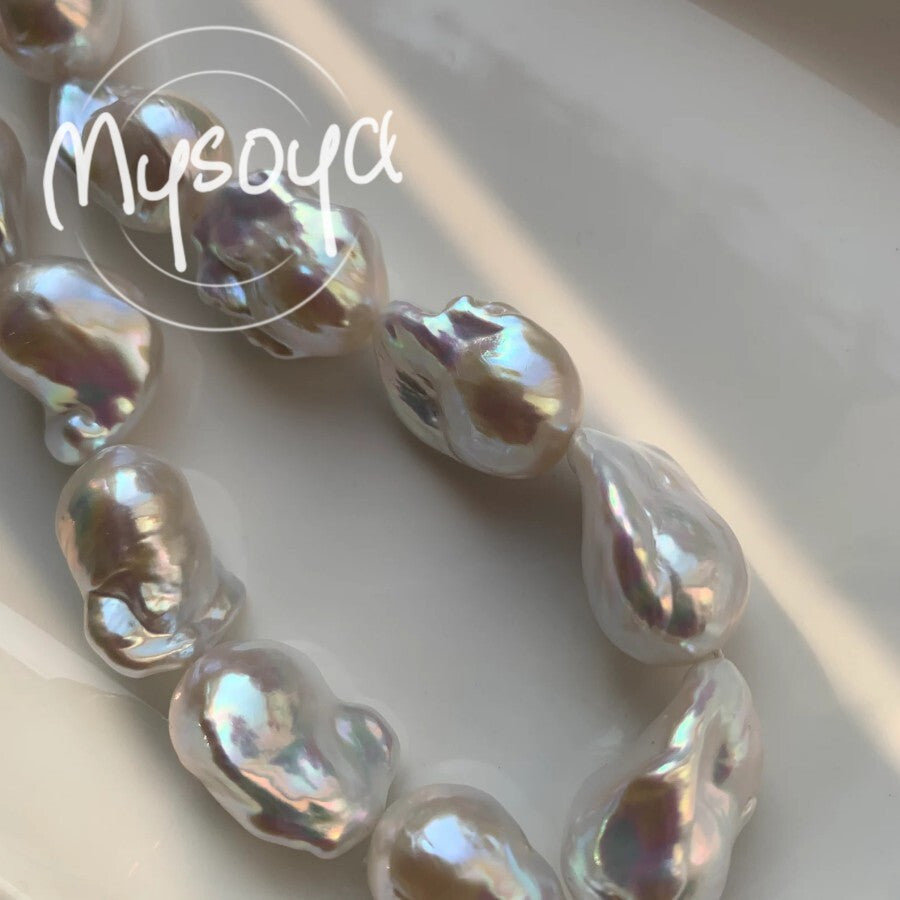 The MYSOYA Elegant Large White Baroque Pearl Necklace, featuring pearls measuring 14-16mm, comes in a beautiful gift box. Ideal for everyday wear or special occasions such as parties, birthdays, anniversaries, weddings, Thanksgiving, Christmas, New Year