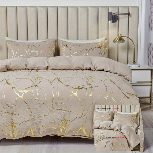 This American country style bedding set includes a duvet cover and 2 pillowcases featuring polyester marble with golden foil accents. It is available in Queen (228.6cm x 228.6cm) and King (259.08cm x 228.6cm) sizes.