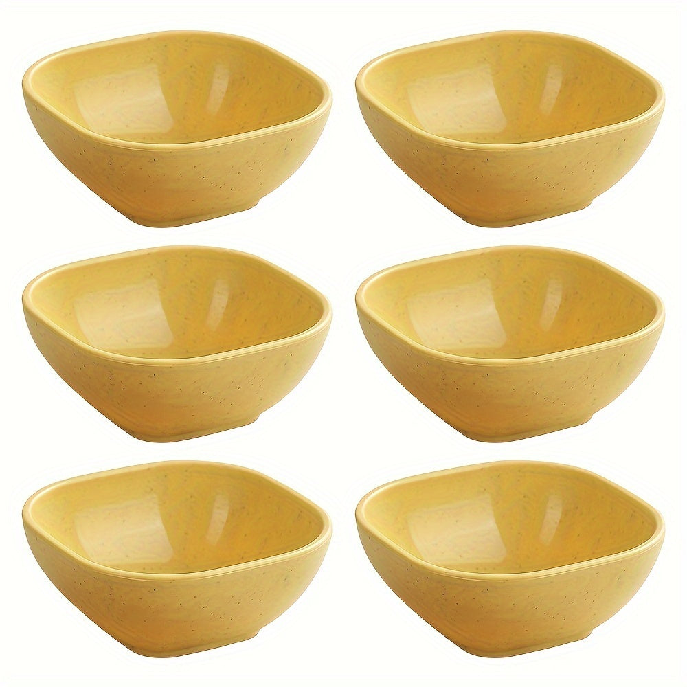 6 pack of 9.65 cm square dessert bowls made of rust-resistant polypropylene (PP). Ideal for serving condiments, jam, and side dishes in the home kitchen and dining.