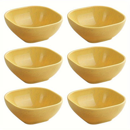 6 pack of 9.65 cm square dessert bowls made of rust-resistant polypropylene (PP). Ideal for serving condiments, jam, and side dishes in the home kitchen and dining.