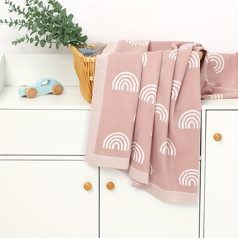 This soft and cozy rainbow jacquard knit blanket is perfect for youngsters. It can be used as a versatile stroller cover or bed air conditioning quilt. Please hand wash only. Available in sky blue, mint green, grey, and pink.