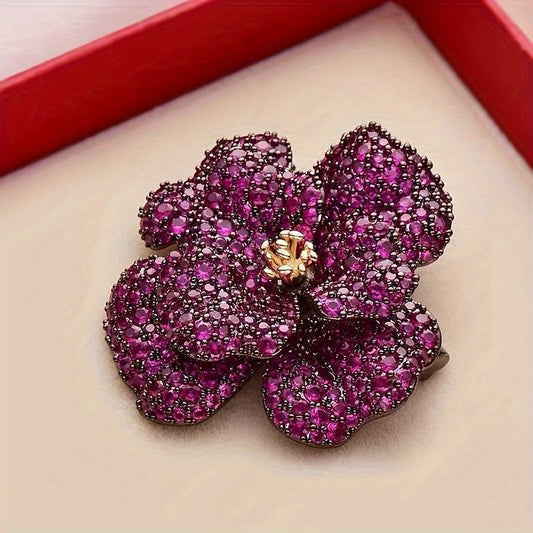 Elegant and luxurious court-style flower brooch adorned with sparkling rhinestones, featuring a realistic design. This sophisticated fashion accessory is the perfect Christmas gift.