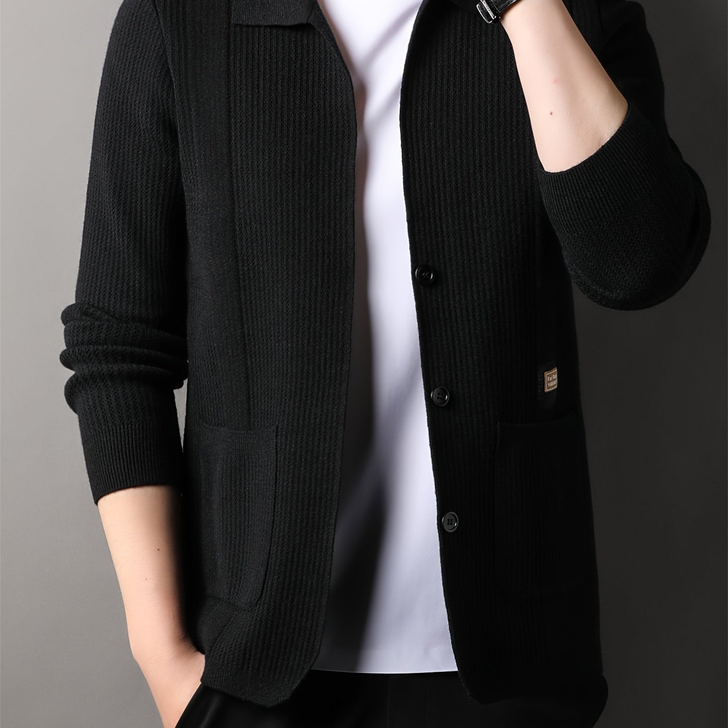 Casual V-neck cardigan for men in solid color with pockets, ideal for fall/winter.