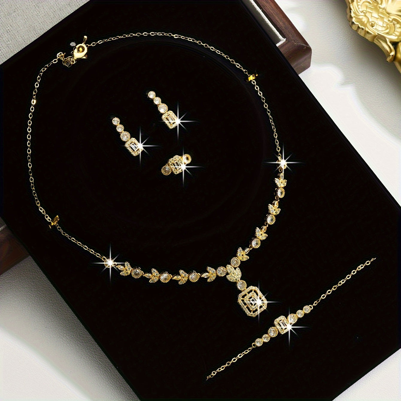 Luxurious 5-piece Jewelry Set for Women - Featuring 18K Gold-Plated Copper with Synthetic Cubic Zirconia - Includes Necklace, Earrings, Bracelet, and Ring - Stylish Square Design Perfect for Weddings, Parties, or Everyday Wear