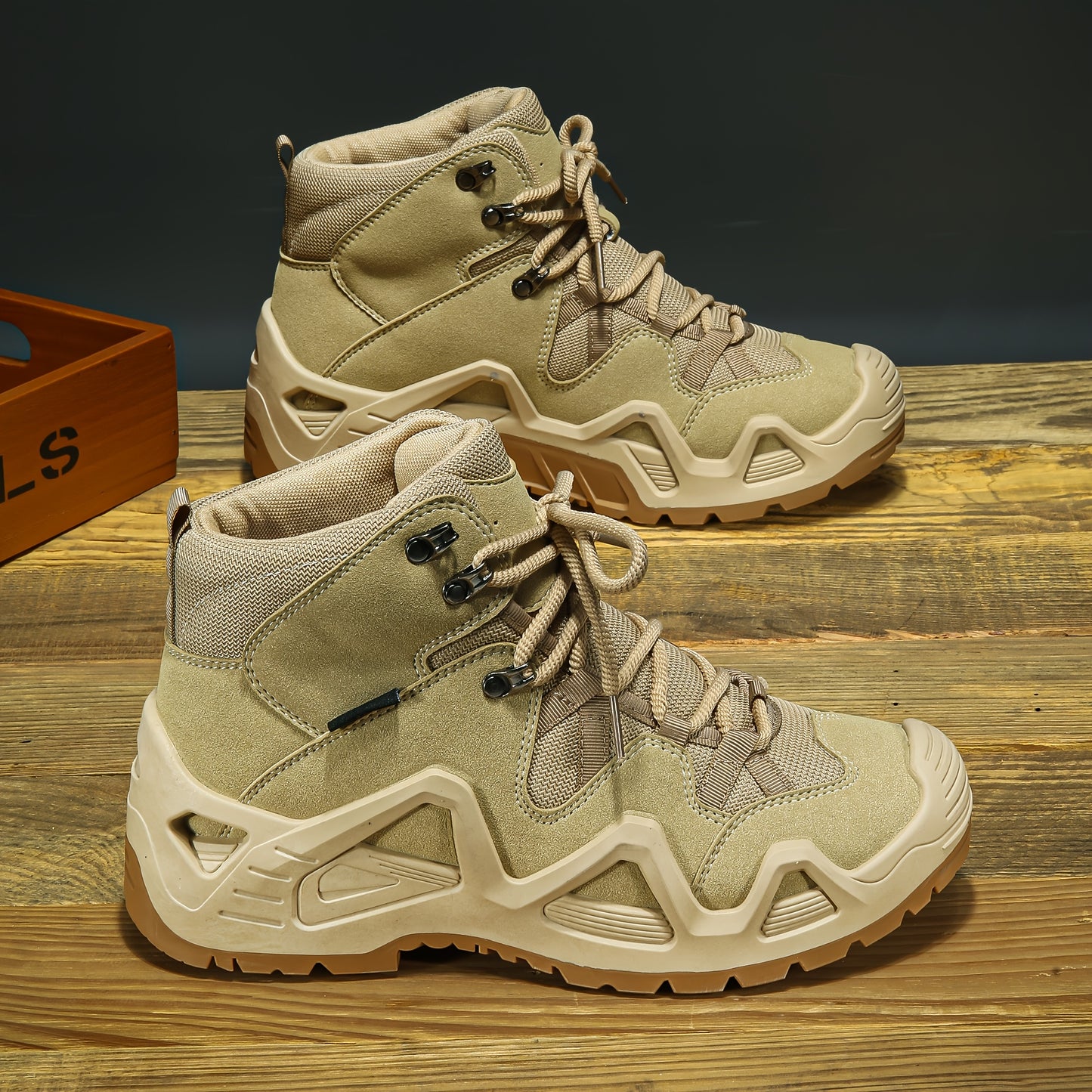 Men's durable, breathable, vintage-inspired hiking boots with a rugged sole in green high-top design for all-season outdoor adventures.