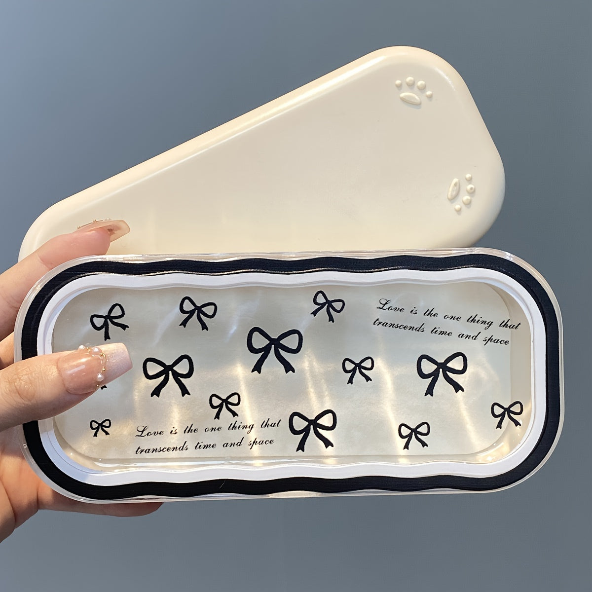 Protect your eyeglasses in style with the Bow Pattern Protective Eyeglass Case. This durable plastic case is designed for lightweight portability and features anti-pressure technology. Ideal for storing myopia eyewear and glasses, this case is part of