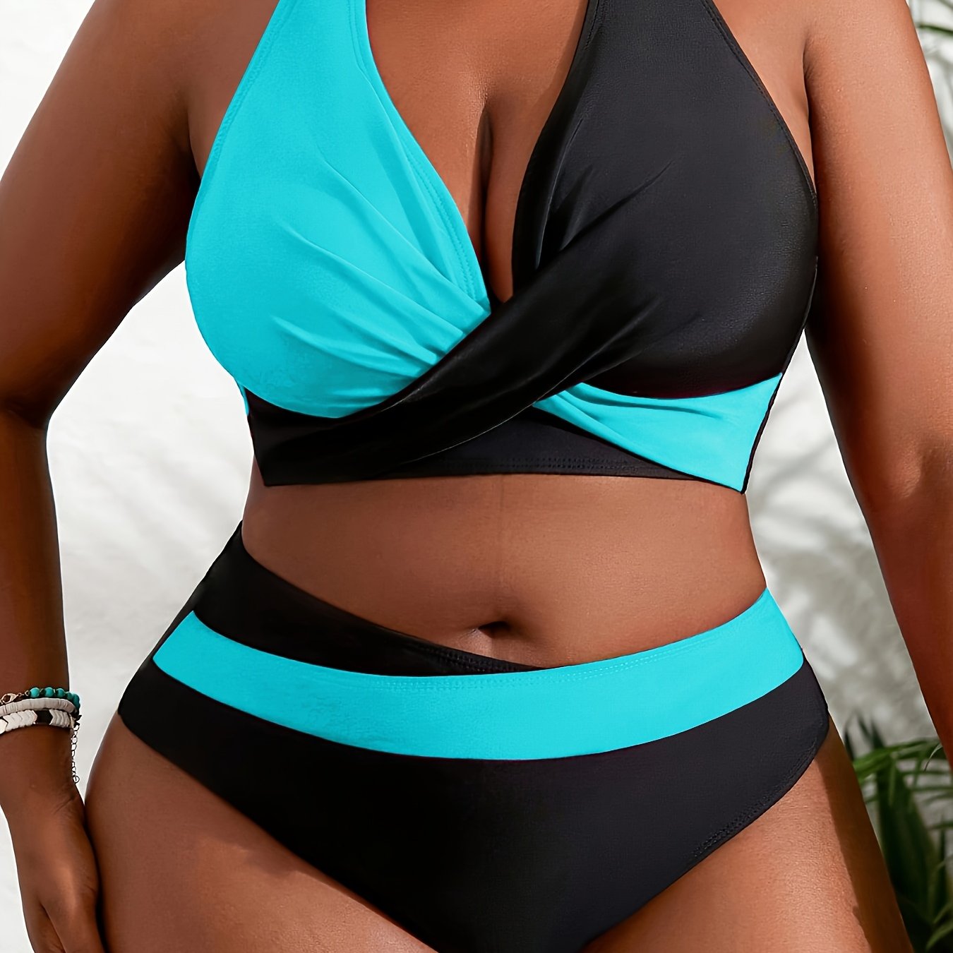 Plus-size two-piece swimsuit for women