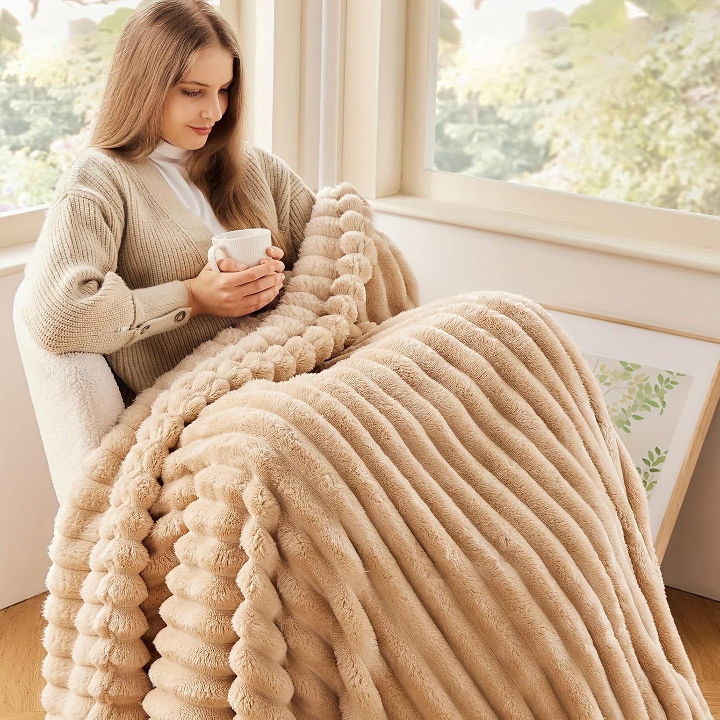 Spoil your loved ones with the luxurious 1pc Elegant Reversible Faux Fur Throw Blanket. This blanket offers unmatched softness, cozy warmth, and versatile comfort for relaxing at home, working, going on adventures, and sprucing up your home décor. With