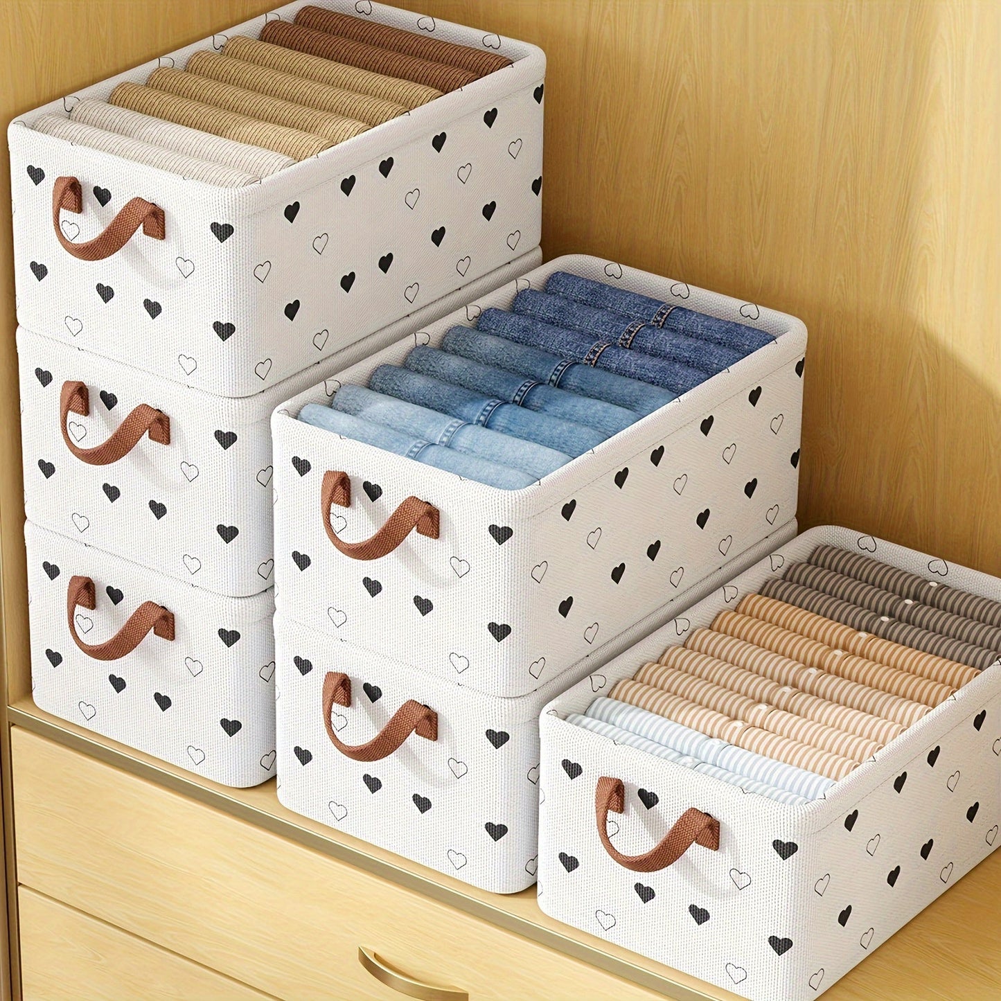 Storage Box with Handle, Made of Oxford Fabric, Featuring a Love Pattern, Functional and Easy to Use, Ideal for Organizing Clothes, Books, Snacks, and Other Items.