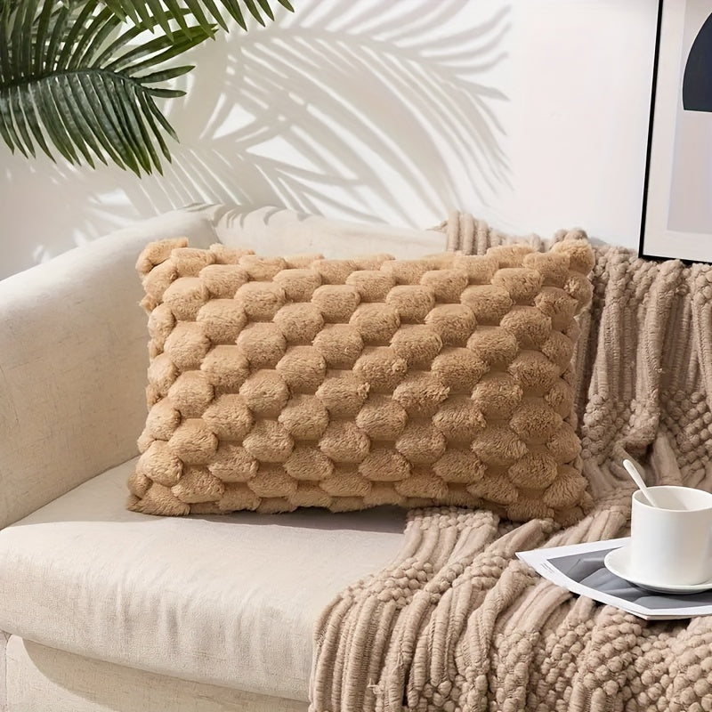 Set of 2 pineapple grid turtle pattern cushion covers in contemporary style, available in two sizes: 17.7x17.7 cm and 50.8x30.48 cm. Made of soft plush fabric, single-sided design. Ideal for adding decorative accents to your home and living room. Note