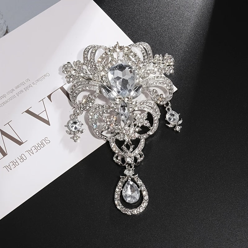 Beautiful Crystal Floral Brooch Pin with Sparkling Rhinestones and Alloy Base - Perfect Gift for a Special Occasion