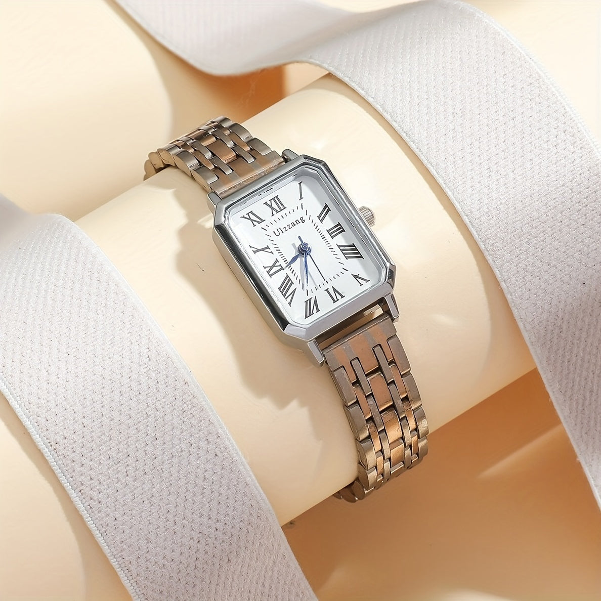 Women's Retro PU Leather Quartz Watch with Rectangle Pointer and Rome Fashion Analog Style