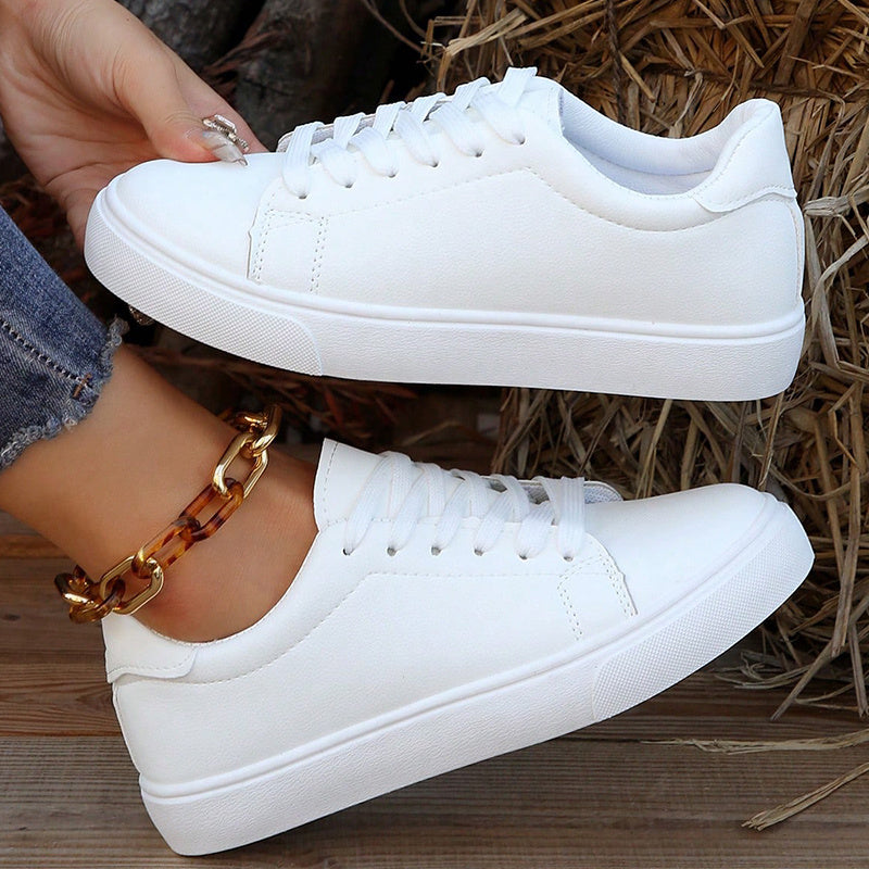 Stylish and Comfortable Women's Sports Shoes: White Sneakers